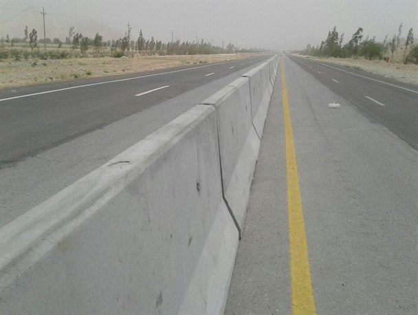 آغاز نصب نیوجرسی در محور ارتباطی چهار خطه کردن مهران به ایلام