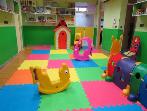 کودکان سرگردانِ والدین شاغل و مهدهایی که توان پرداخت اجاره ندارند