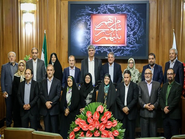 آیا شورای شهر، مسئول عملکرد شهرداری تهران نیست؟/ تعارف، تذکر و کمی گلایه؛ تنها عملکرد اصلاح‌طلبان در شورا