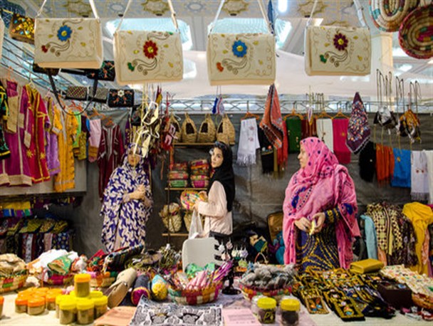 جشنواره ضیافت رمضان با ۷۵ غرفه برای زنان سرپرست خانوار کرج برگزار شد/ آوار نبود بازارچه دائمی بر سر ۵ هزار هنرمند صنایع دستی البرز