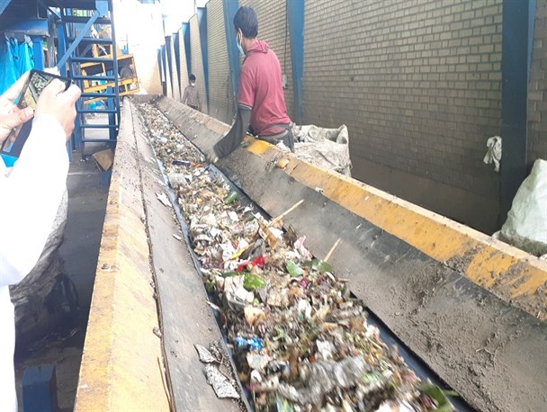 بازدید خبرنگاران از سایت پسماند البرز قم +تصاویر