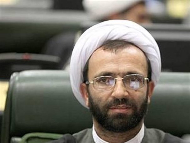 کاهش ساعات دروس دینی منشا آسیب به اعتقادات نسل آینده خواهد بود