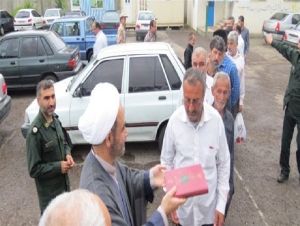 اعزام کاروان پیاده بسیجیان کوچصفهان وسنگر به مرقد امام خمینی (ره) +تصاویر