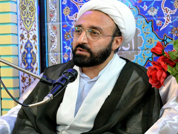 مسئول فرهنگی و تربیتی زندان جلفا به پاس دو دهه خدمات فرهنگی تربیتی تقدیر شد
