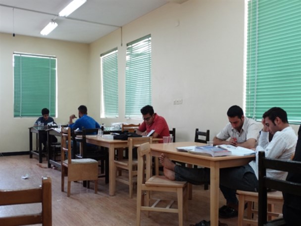 حال وهوای کتابخانه ی فراشبند در فصل امتحانات