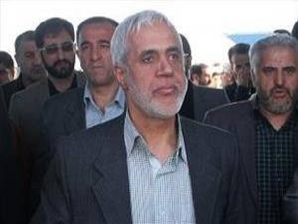 پدر شهید اکبری: با دادن یک شهید برای دفاع از انقلاب کوتاه نمی آییم