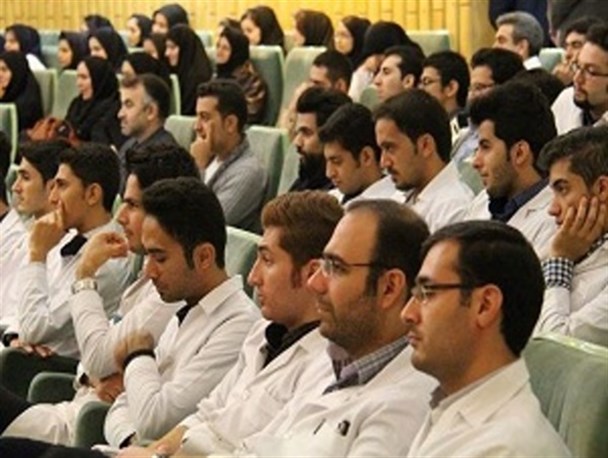 دانشجویان افغانی از مهر ماه در دانشگاه علوم‌پزشکی زابل تحصیل خواهند کرد
