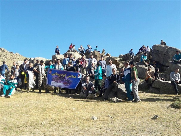 کوهپیمایی بسیجیان تویسرکانی + تصاویر