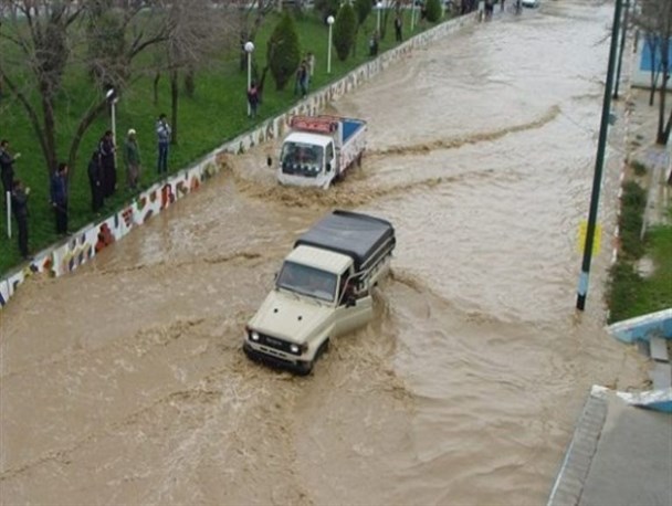 بوکان را سیل برد، مسئولین را خواب!