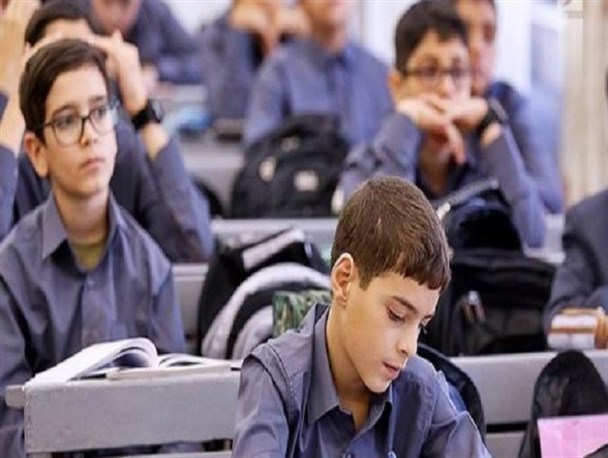 مباحث تربیتی و مهارتی که برای دانش آموزان به حاشیه رفته است/ کدام آسیب ها در کمین کودکان و نوجوانان است؟