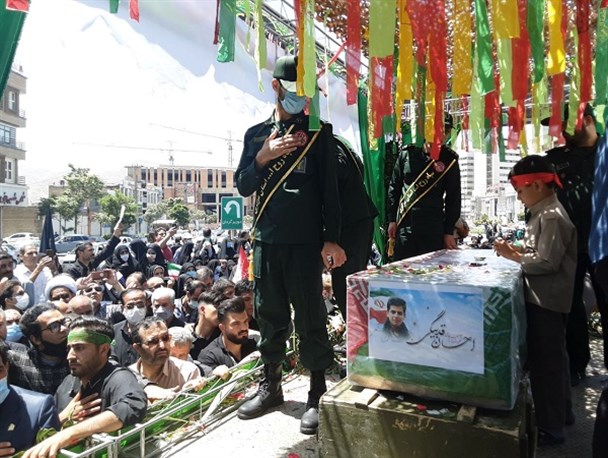 مراسم تشییع و خاکسپاری پیکر شهید «احسان قدبیگی» در اراک