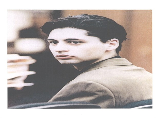 به دنبال عدالت گمشده در آمریکا؛ روایت مادری از ۲۲ سال تلاش برای رهایی فرزندش از مرگ