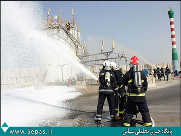 مانور اطفاء حریق در اسکله های بندر بوشهر+تصاویر
