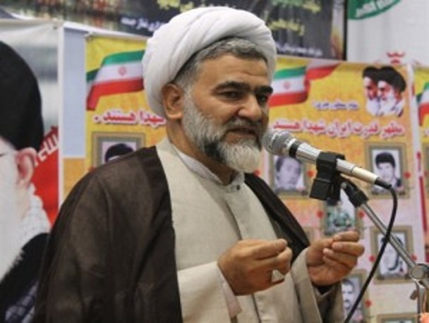 مراقب ترفند دشمنان علیه اسلام باشیم