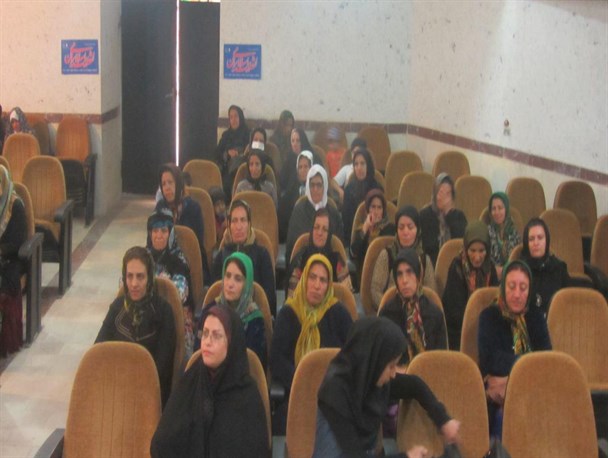 برگزاری کارگاه آموزشی پیشگیری از آسیب های اجتماعی زنان در دهگلان