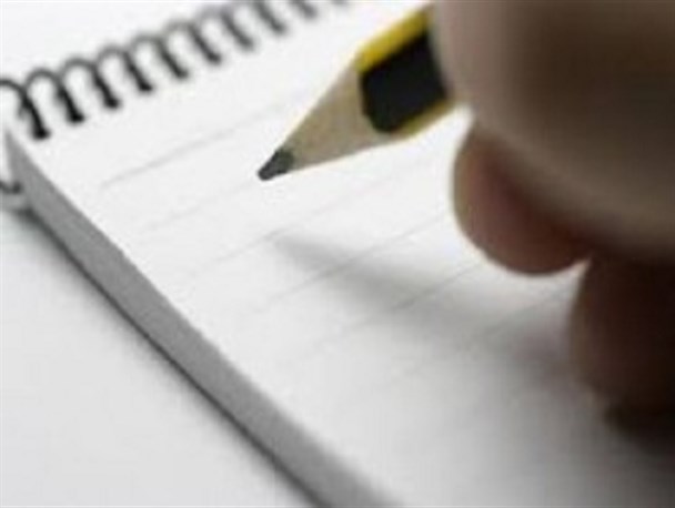 وکیل مدافع آل سعود و آل خلیفه
