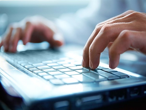پیشرفت در عدم تبعیت از دشمن است