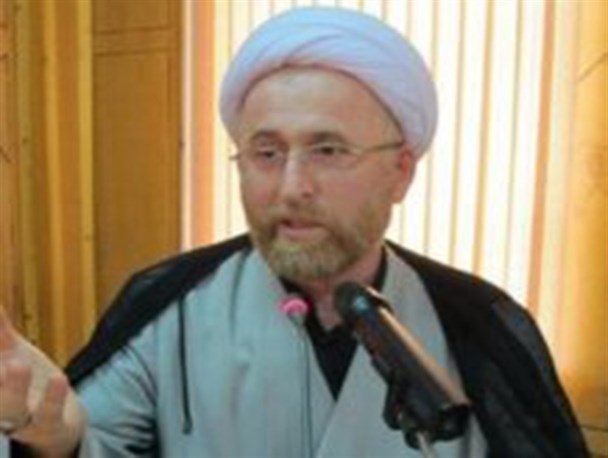 مگر حضرات بیل می زنند که باید حق تخصص بگیرند/ دریافت حقوق نجومی خوردن حق مردم است