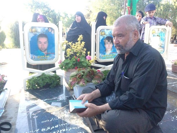 سربه زیری پسر ۲۳ ساله ام ما را نزد اهل بیت(ع) سربلند کرد