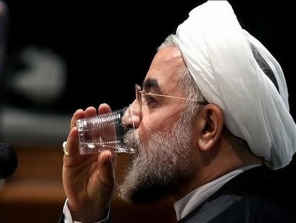 دو موضع متفاوت روحانی از موضوع موشکی ایران و حمله سپاه به تکفیری‌ها!