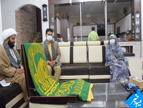 تجلیل خدام رضوی از پزشک مدافع سلامت و جهادگر خط مقدم مبارزه با کرونا در میبد