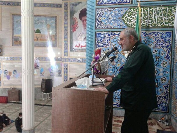 آنانی که دم از مذاکره می‌زنند یا غافلند یا عامل دشمن!