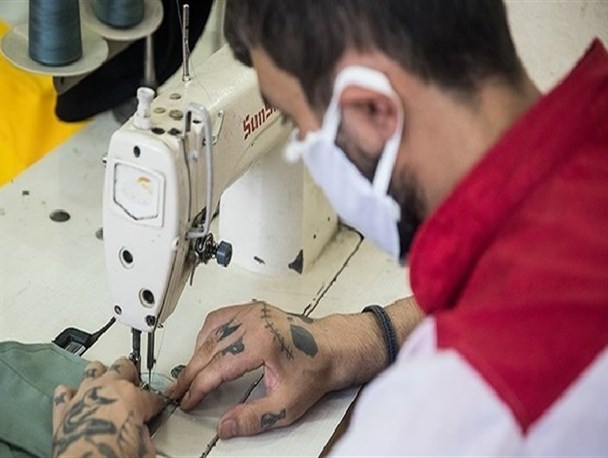 اشتغال به کار ۶۲ درصد از زندانیان استان در درون زندان