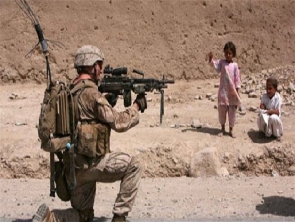 تظاهر آمریکا به مدافع حقوق بشر یک مانور فریب‌کارانه است