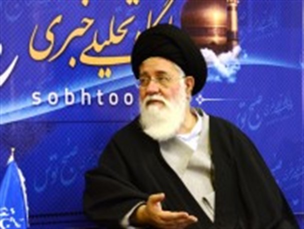 فضای ارزشی دانشگاه‌ها از بین رفته است/ نباید ضد انقلاب‌ در دانشگاه رشد پیدا کند
