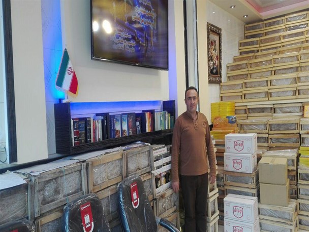 کتاب خوانی با طعم عسل در سرعین+عکس