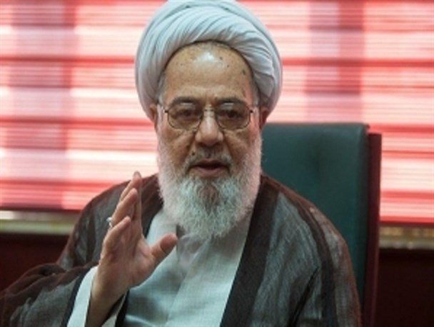 ادعای بی دین شدن جامعه از سوی فائزه هاشمی ناشی از بی خبری اوست/ عاقبت نشست و برخاست با بهاییان این درشت گویی ها می شود