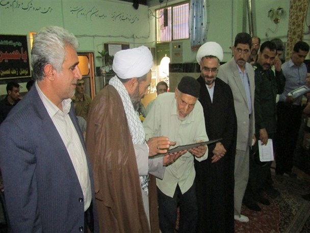 حکم رتبه رسمی 47 باستانی‌کار توسط پهلوان 100 ساله نهاوندی اهدا شد + تصاویر
