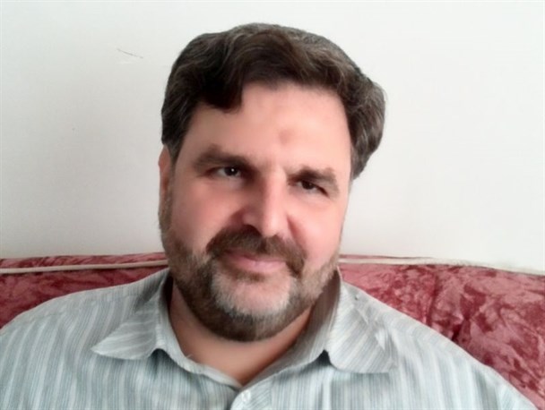 مسئولان تصمیم گیر در برابر فیش های کثیف پاسخگو باشند/ حقوق های نجومی صدای مردم را هم درآورد