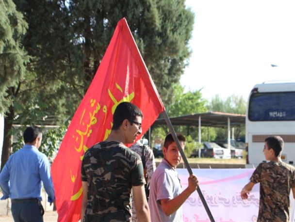 کاروان راهیان نور از میاندوآب به مناطق عملیاتی شمال غرب کشور اعزام شد + تصاویر