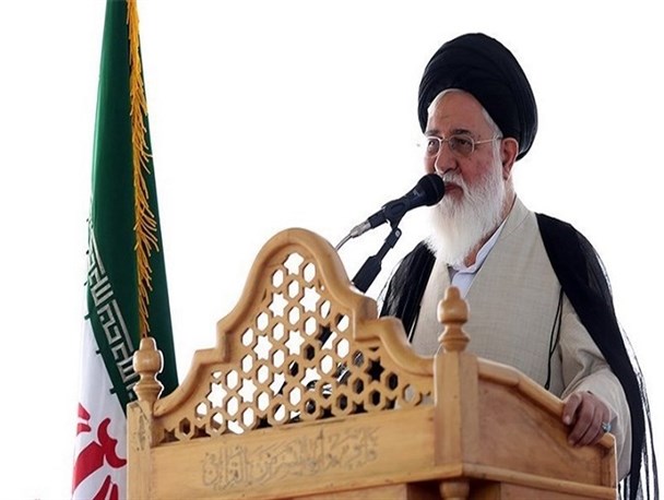 متاسفانه در داخل نظام برای آمریکا در حوزه تحریم‌ها ریل‌گذاری می‌شود/ تبعیت از مستکبر و سیاست‌های استکباری، اجرای کفر است