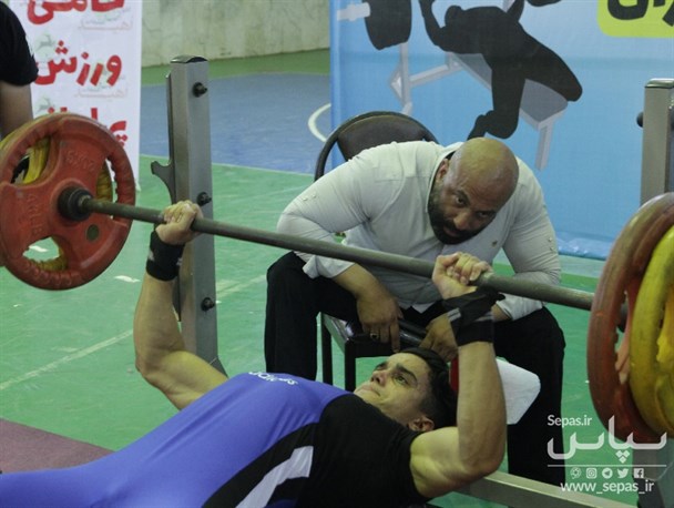 مسابقات پاورلیفتینگ بوشهر برگزار شد
