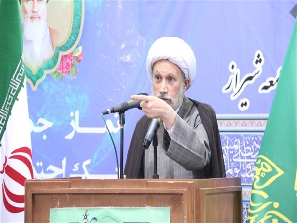دیدار صمیمانه امام جمعه شیراز با جوانان