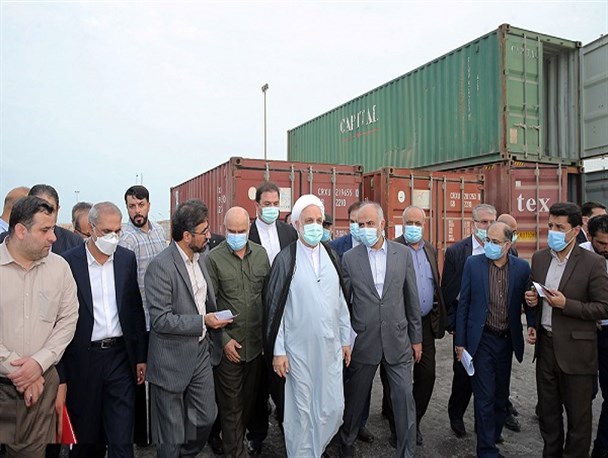 قفل ۳۰ کانتینر بلاتکلیف ۲۰ ساله در انبار تملیکی بوشهر شکسته شد/اژه‌ای: شش ماه دیگر دوباره به بوشهر می‌آیم