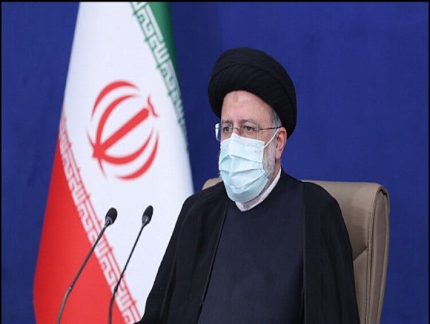 دولت با تمام وجود در خدمت مردم است/ دست رانت خواران و مفسدان از سازمان‌های اداری قطع می شود