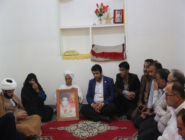 امنیت امروز کشور به برکت خون شهداست/ مسئولان به خانواده شهدا خدمات رسانی کنند