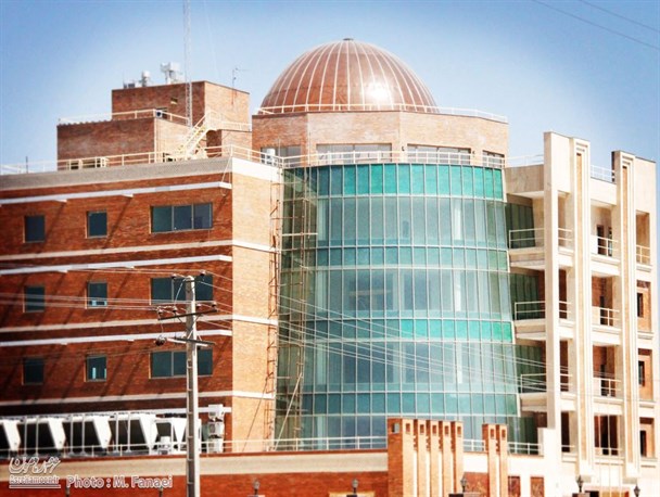 خود نمایی ساختمانهای مجلل اداری در زاهدان+تصاویر