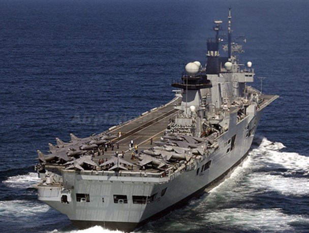 ایران آمریکا را تحقیر کرده است/ناوهای آمریکا مقابل حمله قایق‌های تندرو ایران آسیب پذیرند