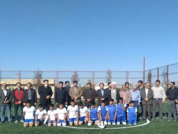 زمین چمن مصنوعی مینی فوتبال به مساحت ۷۲۰ متر مربع در شهر لالجین