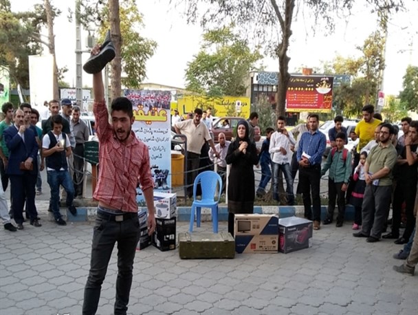 اجرای نمایش خیابانی «عتیقه» در پارس آباد مغان