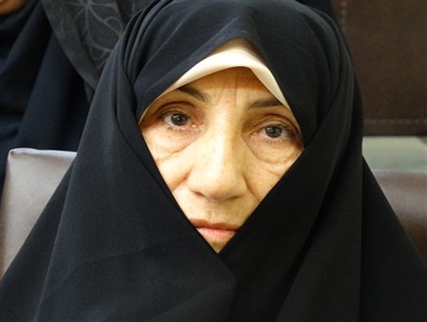 بانوان رکن اصلی جامعه هستند / دشمن در جنگ نرم اعتقادات را نشانه گرفته است