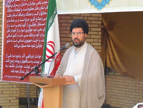 در جامعه‌ای که هنوز پیکر شهدا تشیع می‌شود، برگزاری کنسرت‌ها توجیهی ندارد