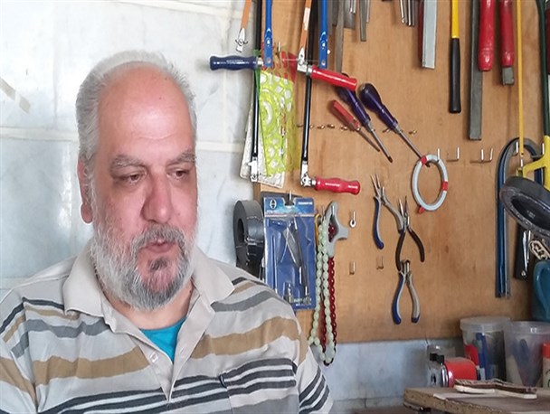 نصف تنم را در جنگ داده ام و نصف دیگر را هم برای حفظ کشورم میدهم/ افرادی که حقوق بیت المال میگیرند چند سال عمر می کنند و چه توشه ای با خود می برند