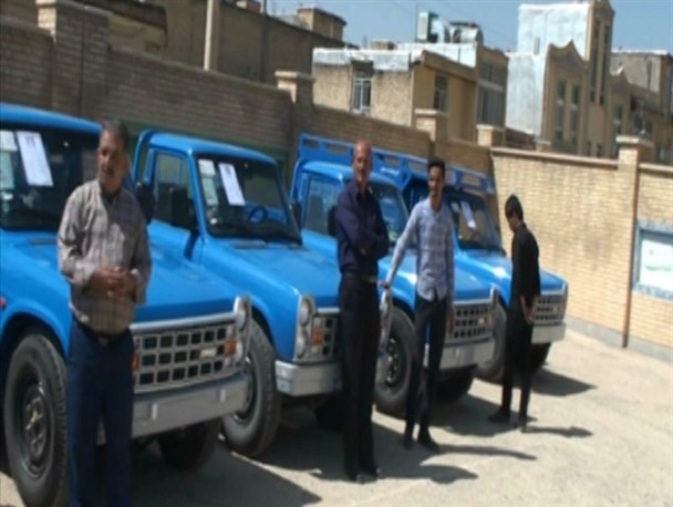 واگذاری 14 دستگاه خودرو به مددجویان کمیته امداد شهرستان لردگان