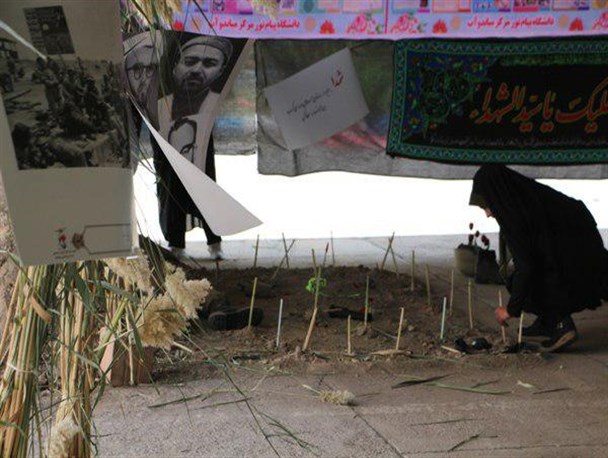 برپایی نمایشگاه دفاع مقدس در دانشگاه پیام نور میاندوآب/ تصاویر