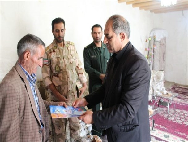 دیدار مسئولین پلدشت از خانواده معظم شهداء+ تصاویر